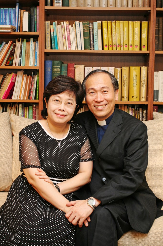楊寧亞牧師與師母2